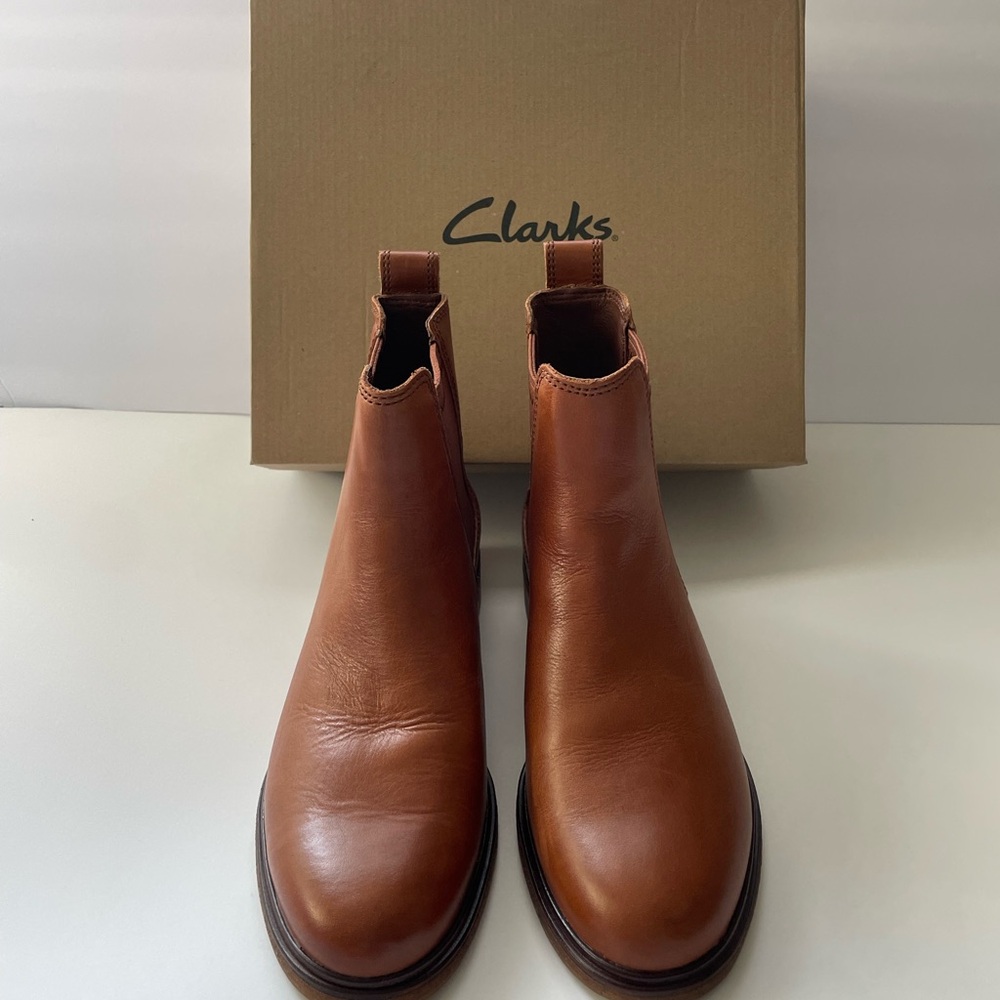 Clarks Women’s  Tan Chukka Boots
